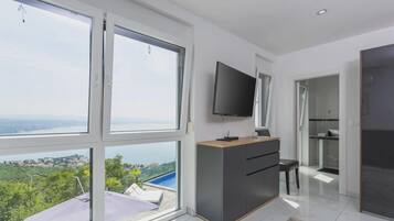 House, Smoking | 3 bedrooms