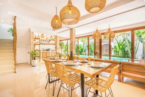 Dining - Villa Tokyo - 3BDR - 3 min walk to KU DE TA beach (Kuta)