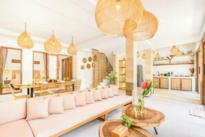 TV, offices - Villa Tokyo - 3BDR - 3 min walk to KU DE TA beach (Kuta)