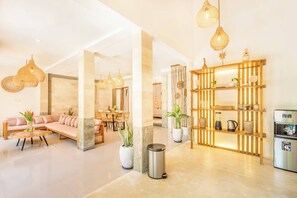 TV, offices - Villa Tokyo - 3BDR - 3 min walk to KU DE TA beach (Kuta)