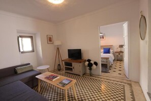 Living area - 1 Bedroom Apartment With Balcony (Alhama de Granada)