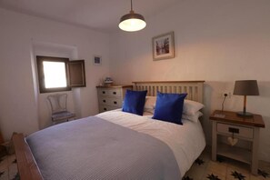 1 bedroom, free WiFi, bed sheets - 1 Bedroom Apartment With Balcony (Alhama de Granada)
