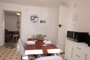 Dining - 1 Bedroom Apartment With Balcony (Alhama de Granada)