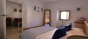 1 Bedroom Apartment With Balcony