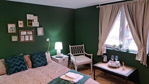 2 chambres, fer et planche à repasser, Wi-Fi, draps fournis