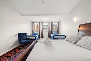 2 slaapkamers, een strijkplank/strijkijzer, wifi, beddengoed