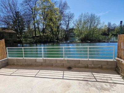 **House by the Water – Dun-sur-Meuse – Wi-Fi – All Comforts**