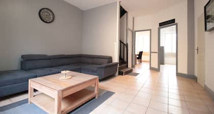 **House by the Water – Dun-sur-Meuse – Wi-Fi – All Comforts**