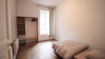 3 habitaciones, tabla de planchar con plancha y wifi gratis