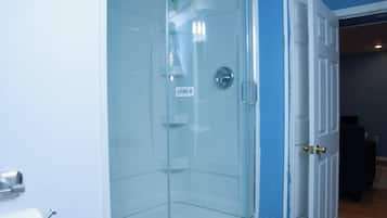Room, 1 Bedroom | Bathroom