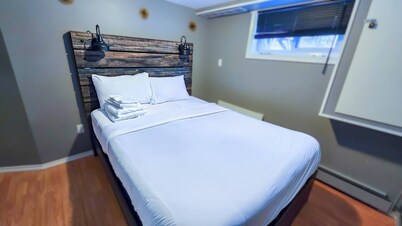 Room-cosy Basement Apartment