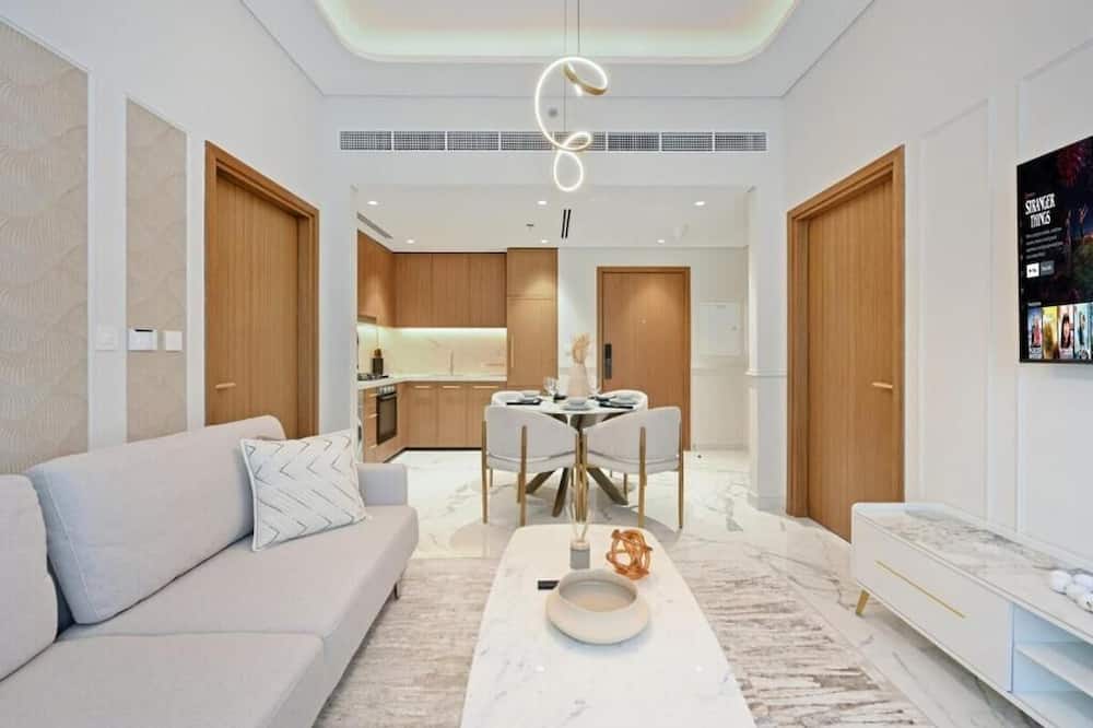 221Bloomfields Grandr2BRAzizi Riviera 67