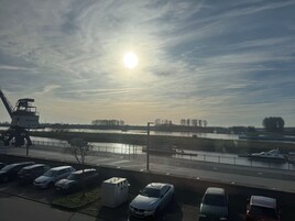 基础双人房, 河景 | 停车