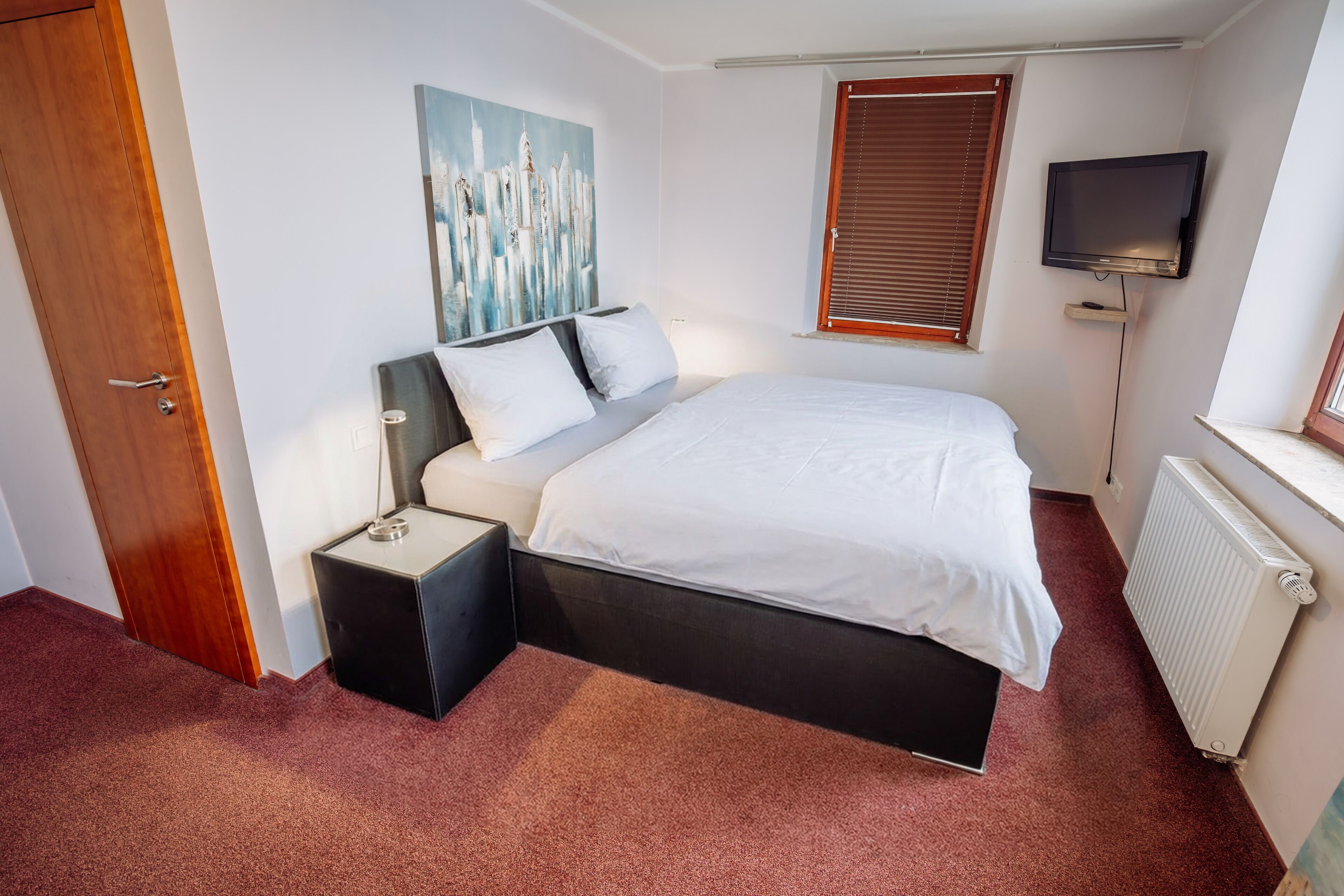 Basic Double Room, River View | Desk, free WiFi