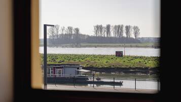 Basic-Doppelzimmer, Flussblick | Innenbereich