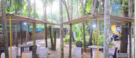 Family Room, Balcony | Outdoor dining