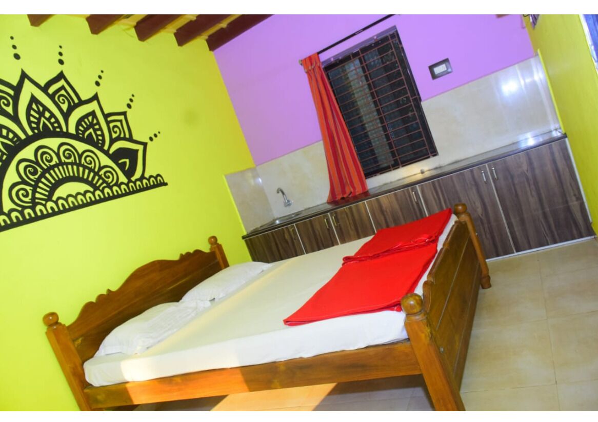 Family Room, Balcony | Desk, free WiFi