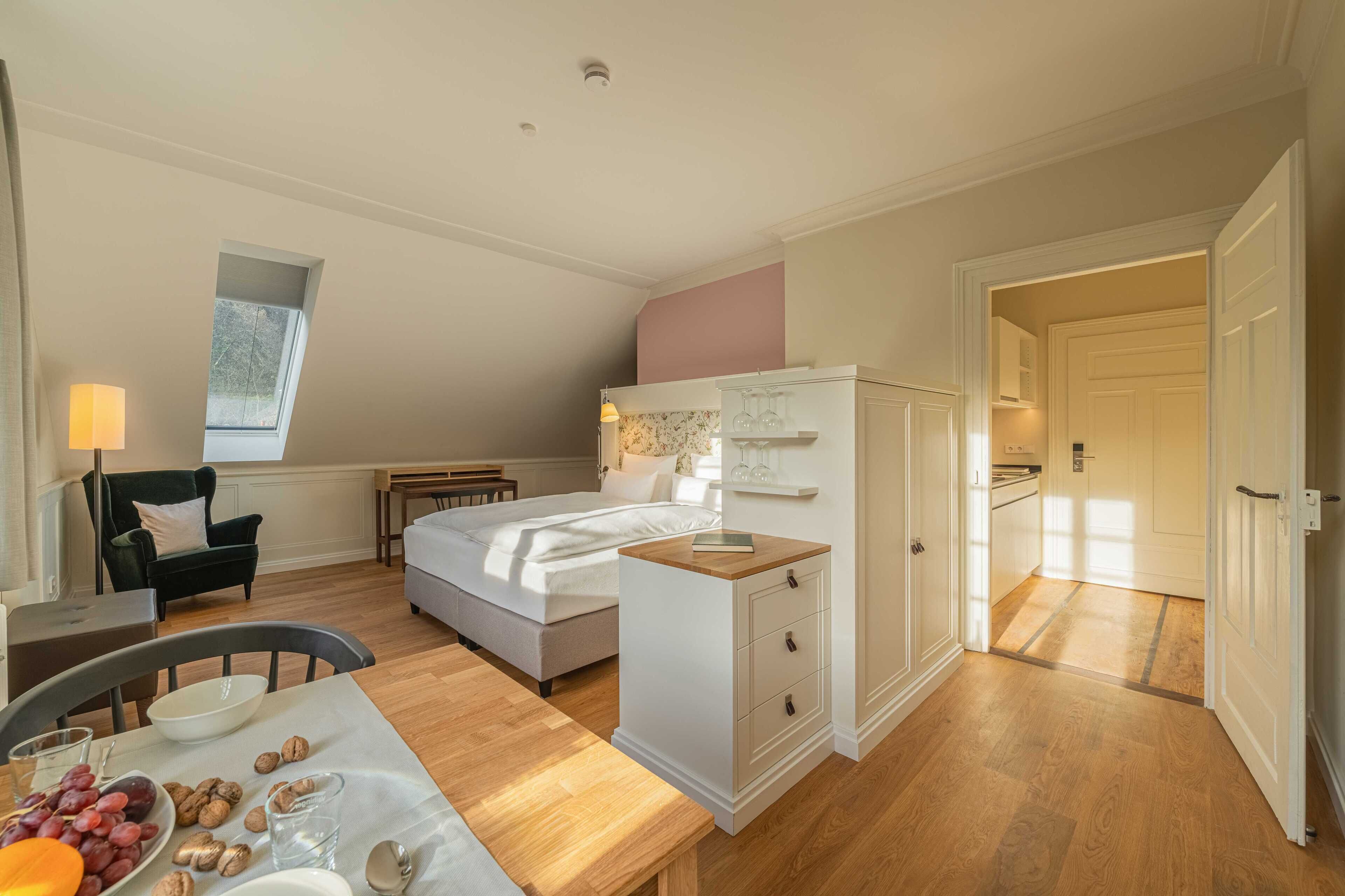 Studio | Individually furnished, free WiFi