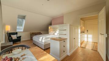 Studio | Individually furnished, free WiFi