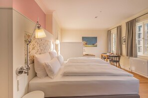 Estudio | Muebles diferentes y wifi gratis 