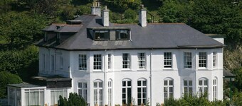 Bellevue Manor, Pool, Beach, Wedding, Retreat, 10min walk to Looe, Sleeps 24+