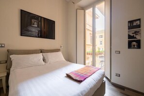 3 bedrooms, iron/ironing board, WiFi, bed sheets - HospitalityRome Domus Aureliana: your corner of comfort in the heart of Rome (Roma)