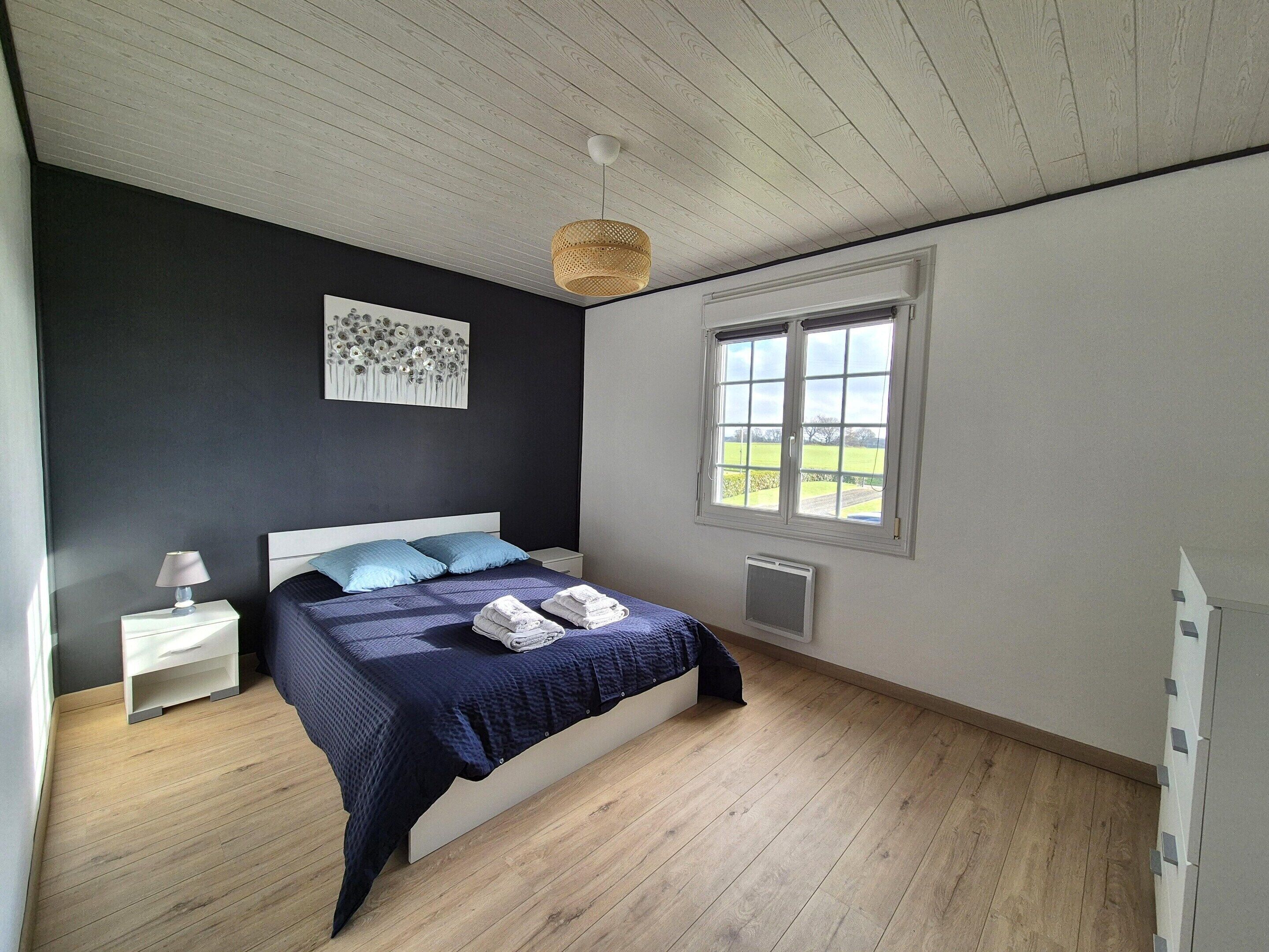 3 bedrooms, bed sheets