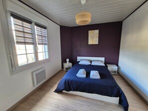 House | 3 bedrooms, bed sheets - Terraced Country House Near Sea (Plurien)