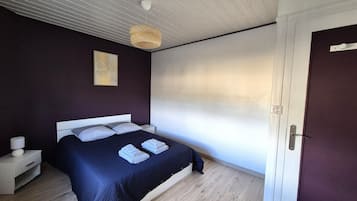 House | 3 bedrooms, bed sheets