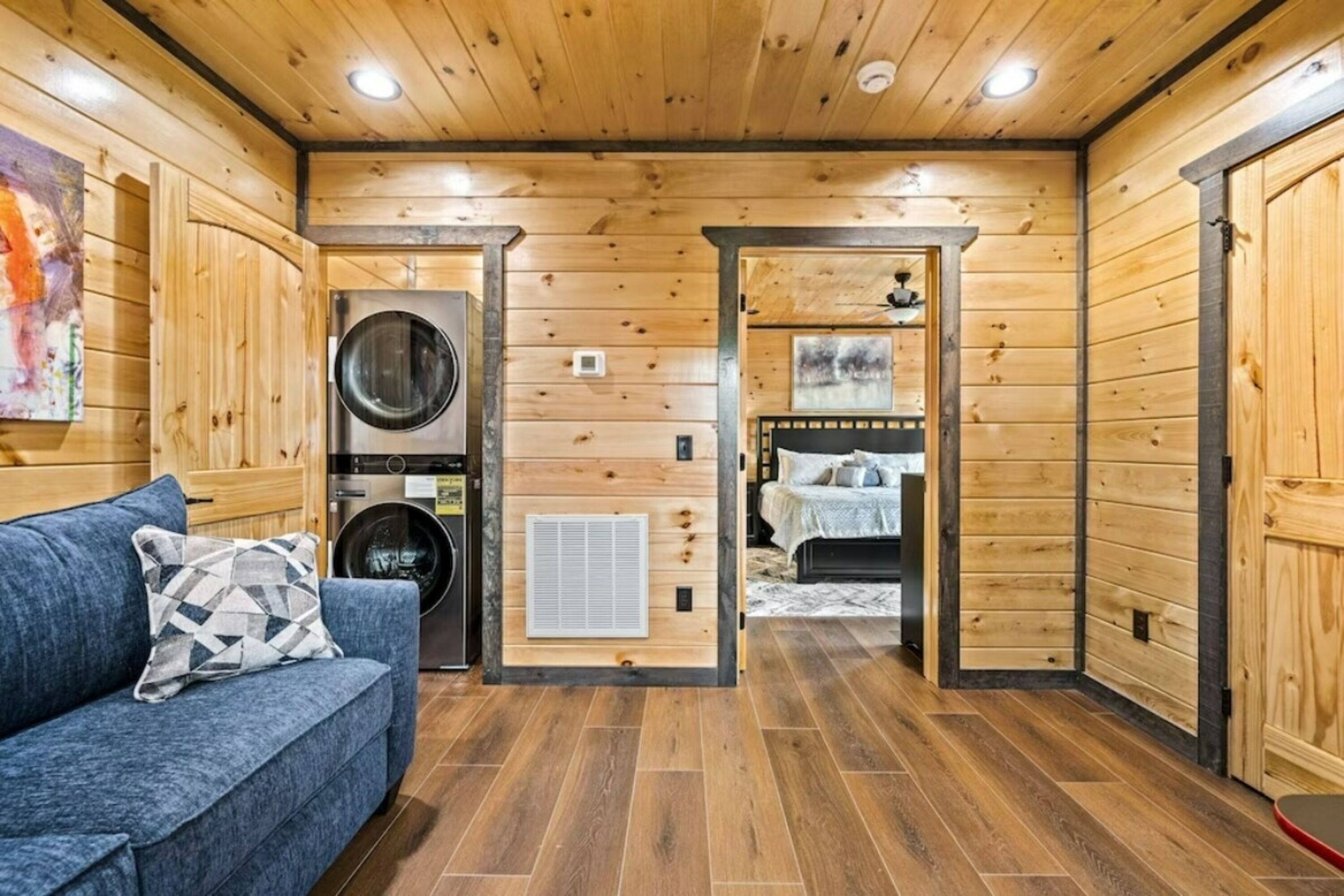 Exclusive Cabin, 2 Bedrooms, Hot Tub, Mountainside | Laundry