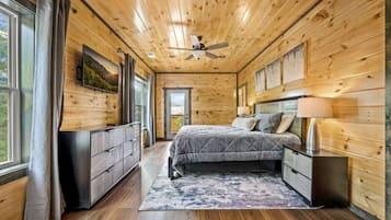 Exclusive-Ferienhütte, 2 Schlafzimmer, Whirlpool, Bergseite | Individuell dekoriert, individuell eingerichtet, Bügeleisen/Bügelbrett