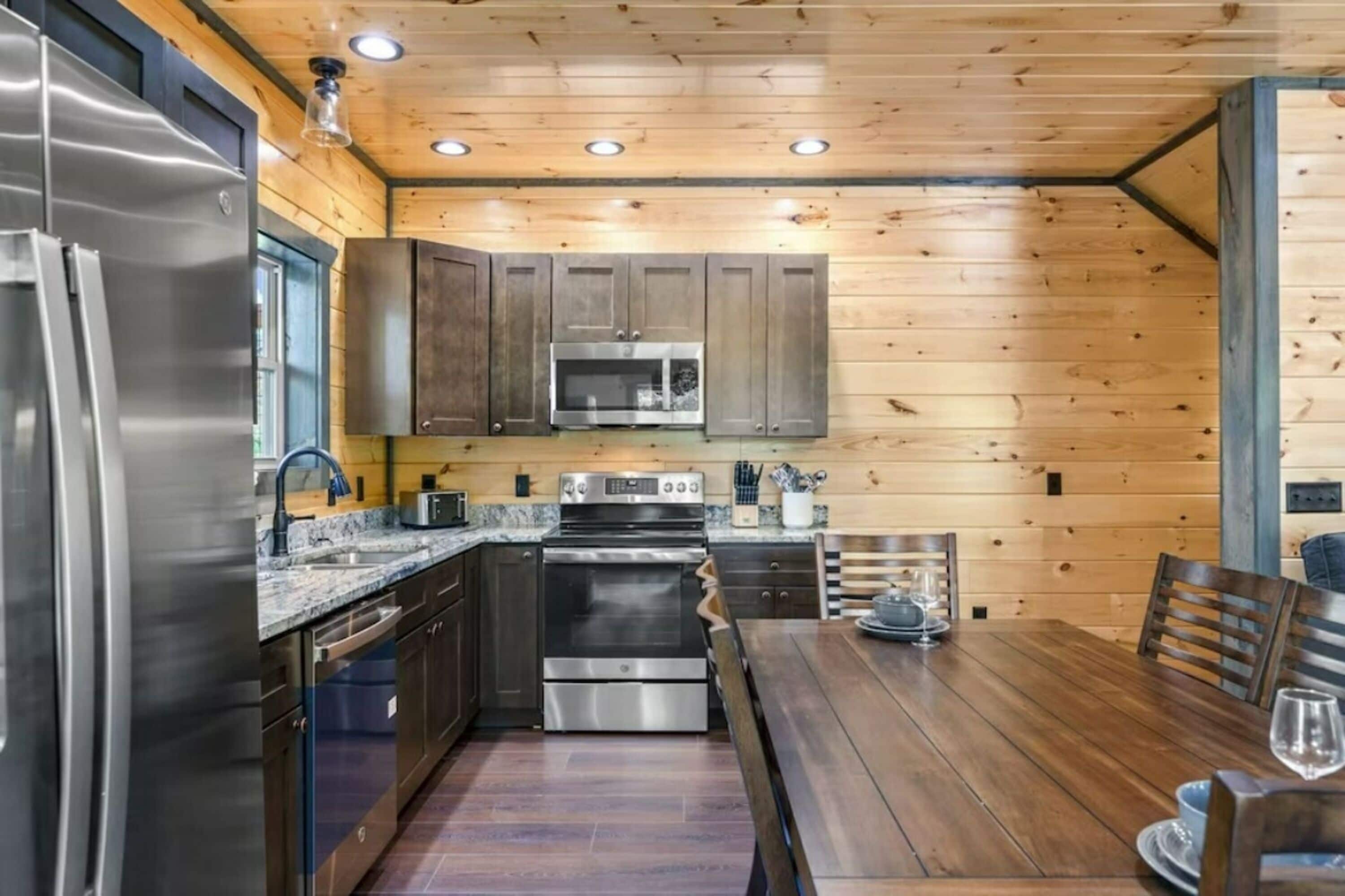 익스클루시브 캐빈, 침실 2개, 온수 욕조, 산비탈 | 전용 주방 | 냉장고, 전자레인지, 오븐, 쿡탑