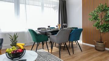 特级复式, 2 间卧室, 厨房, 城市景观 | 用餐