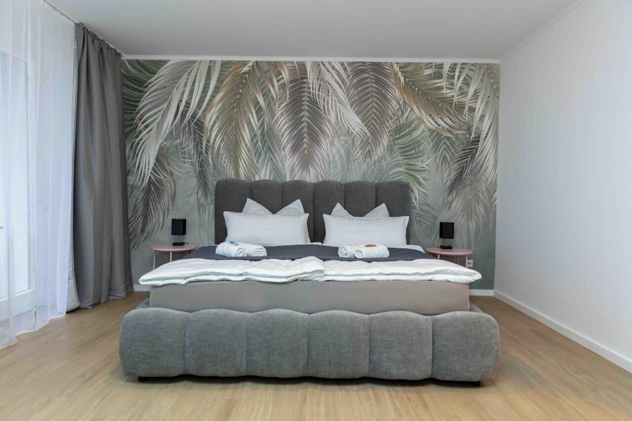 Deluxe Duplex, 1 Bedroom, Kitchen, Canal View | Blackout curtains, free WiFi