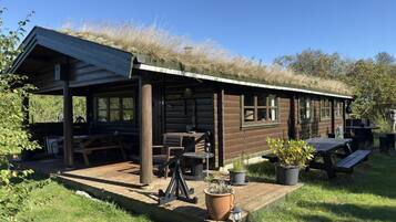 Cabin, 2 Bedrooms, Sauna, Garden View | Outdoor dining
