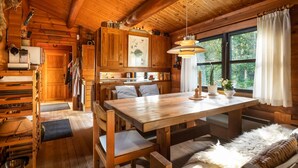 Hytte, 2 soverom, badstue, hageutsikt | Spiseområde