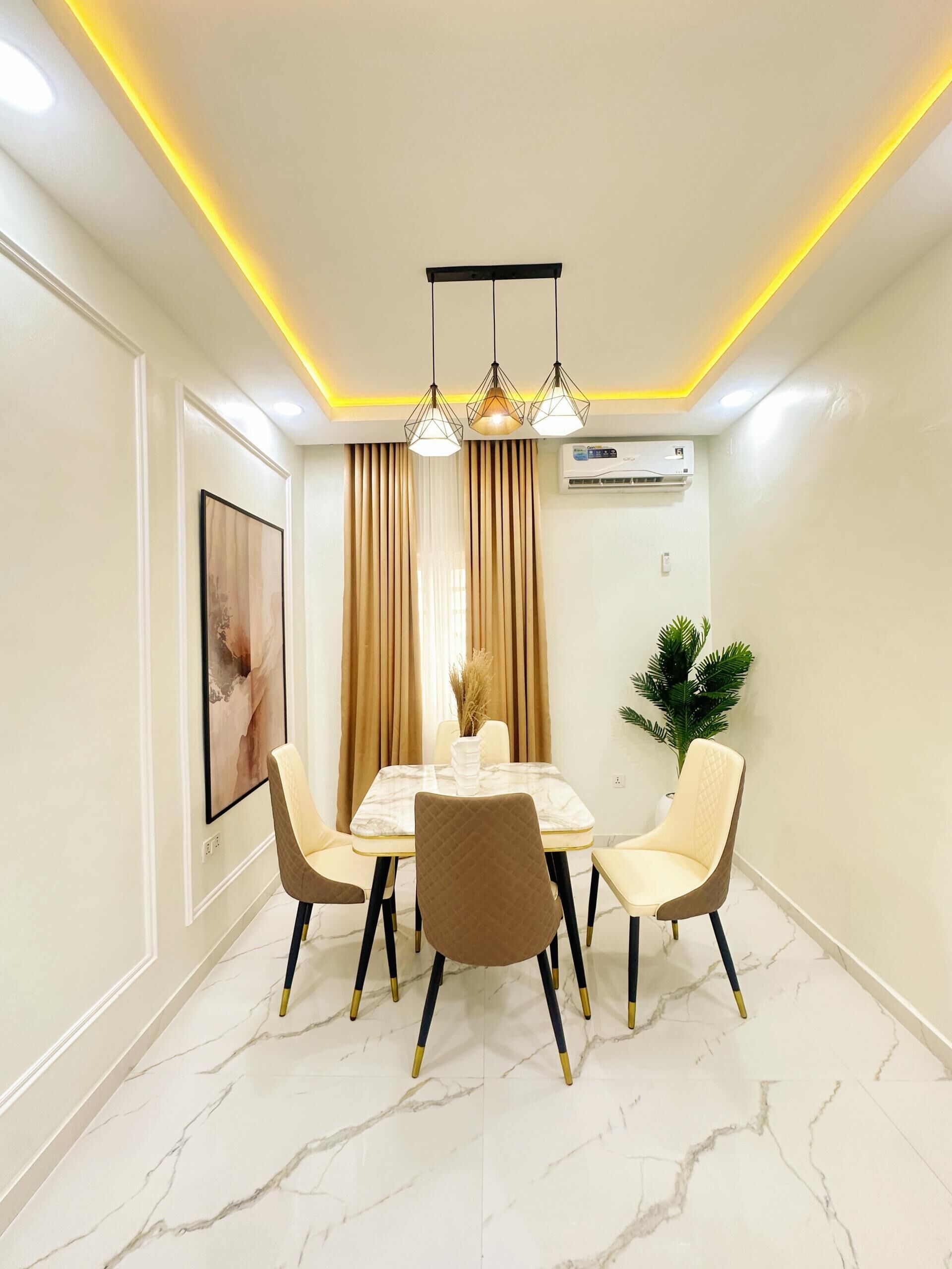 Superior Apartment, Balcony, City View | Dining