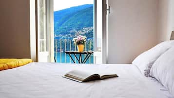 2 Schlafzimmer, Bügeleisen/Bügelbrett