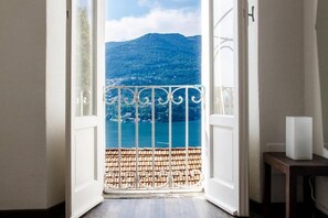 Interior - Lake View in Blevio (La Dolce Vista) (Blevio)