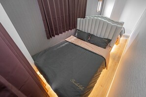 3 bedrooms, iron/ironing board, Internet - Luxury 3BR,2-shower,3-toilet!Theater,full kitchen,kids' room& garage.Family-f... (Midori Sumidaku)