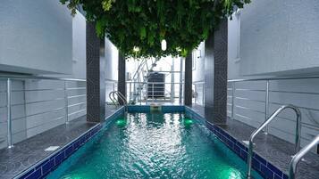 Apartamento económico, balcón, vistas a la ciudad | Piscina