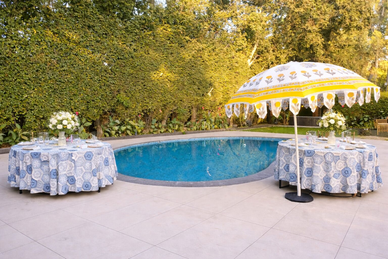 حمّام سباحة خارجي، مظلات على حمّام السباحة