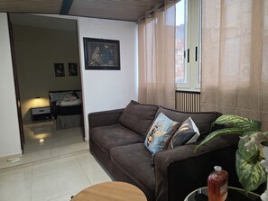 Living area - Dancardi outbuilding room  (Quartu Sant'Elena)