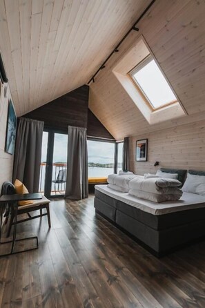 Studio, eingeschränkter Meerblick | Kostenloses WLAN, Bettwäsche