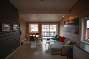 Free WiFi, bed sheets - Hattvika Lodge  (Vestvagoy)