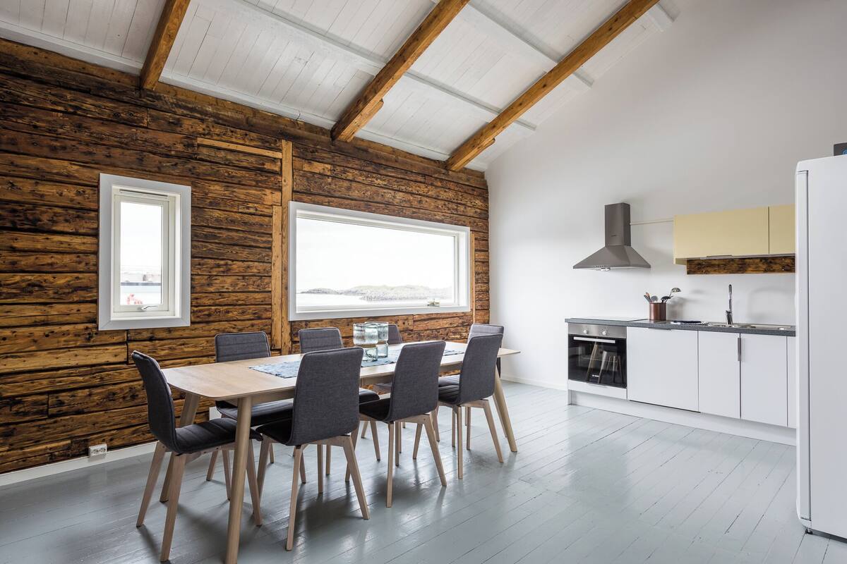 Cabaña, 2 habitaciones, vistas al mar (Sørbua #1) | Tabla de planchar con plancha y wifi gratis