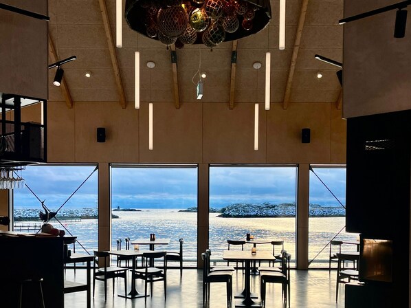 Ocean views  - Hattvika Lodge  (Vestvagoy)