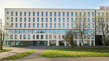 Vista frontal de la propiedad