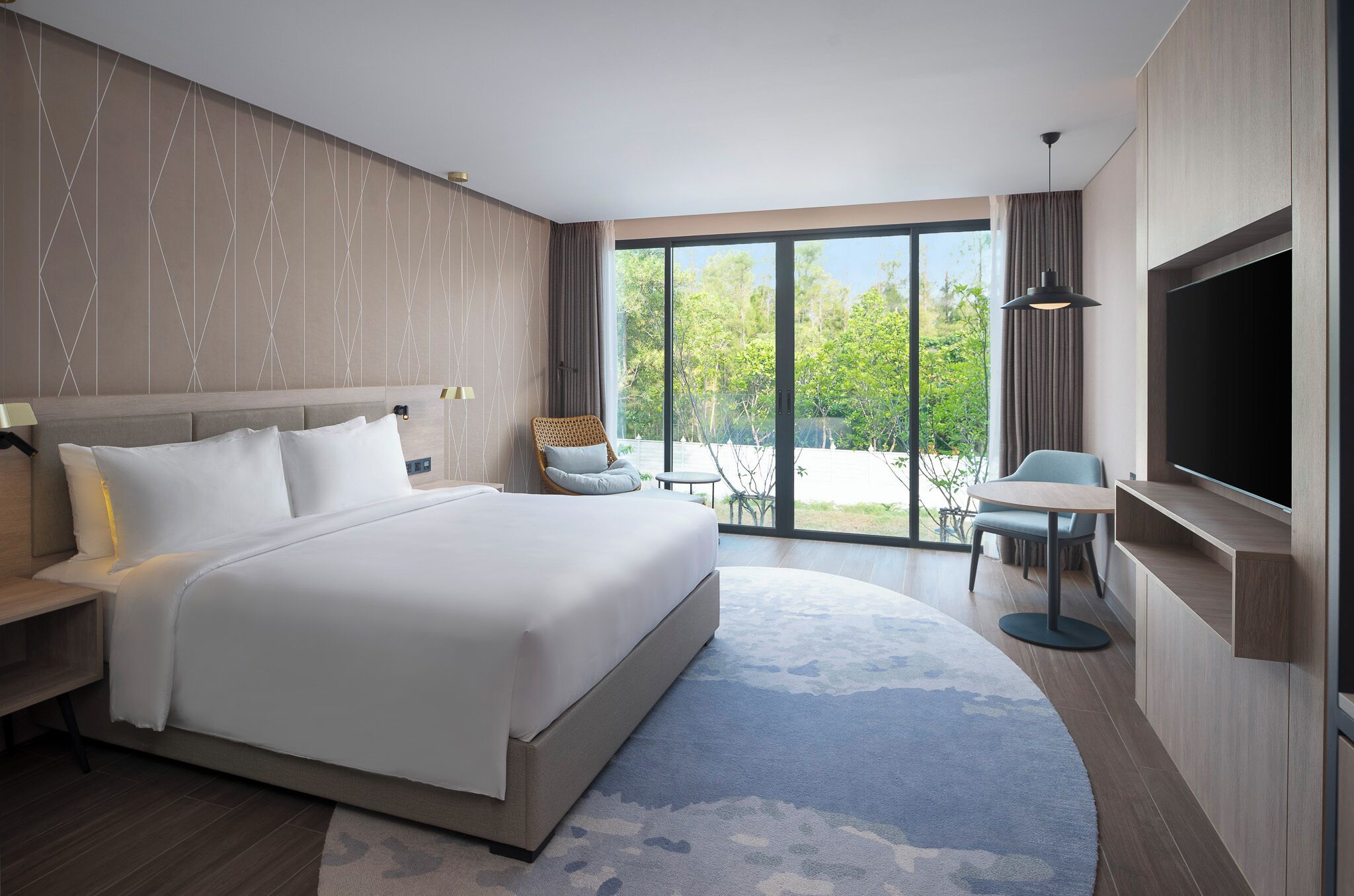 Standard Room | Minibar, in-room safe, soundproofing, rollaway beds