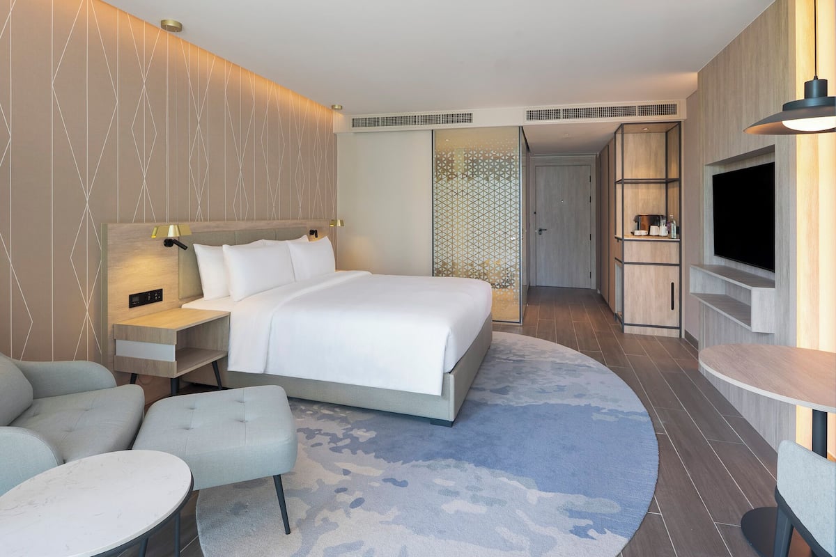 Minibar, in-room safe, desk, soundproofing